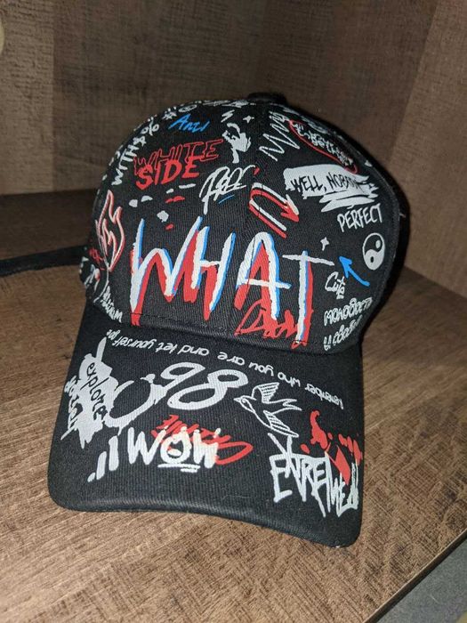 Кепка, стильная с принтом