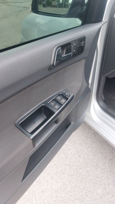Volkswagen Polo АВТОМАТ ГАЗ 4...