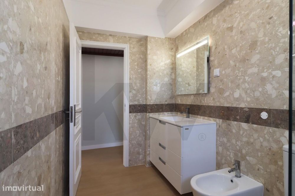 Apartamento T2 Totalmente Remodelado na Quinta do Rosário/Costa da Gui