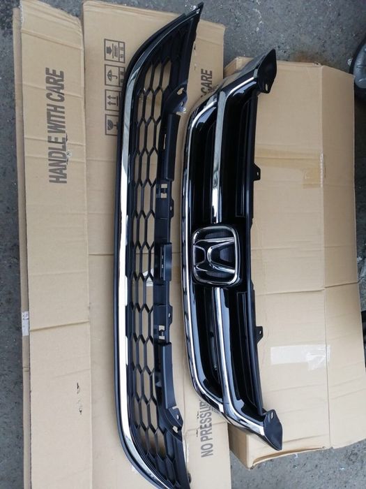 Решетка радиатора Honda cr-v 2009-2011 запчасти разборка