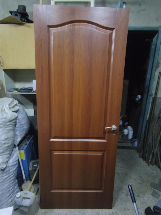 Продам двері міжкімнатні 80 х200