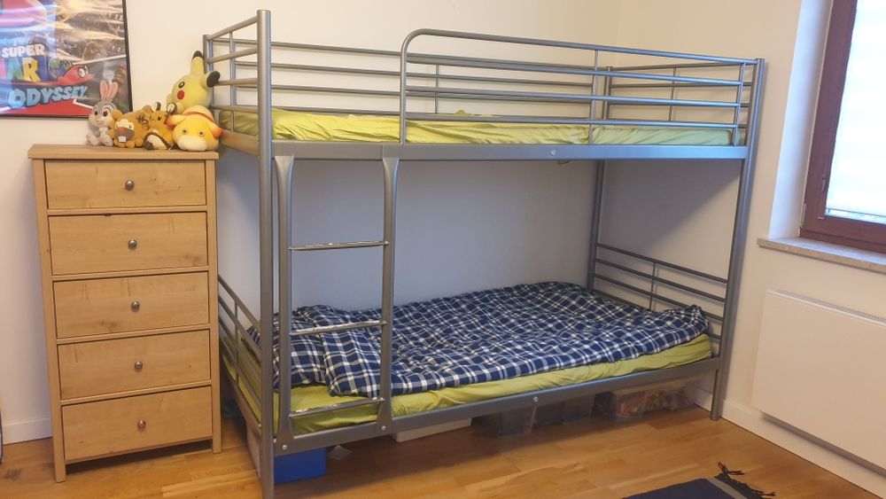 Łóżko piętrowe Ikea Svarta + 2materace