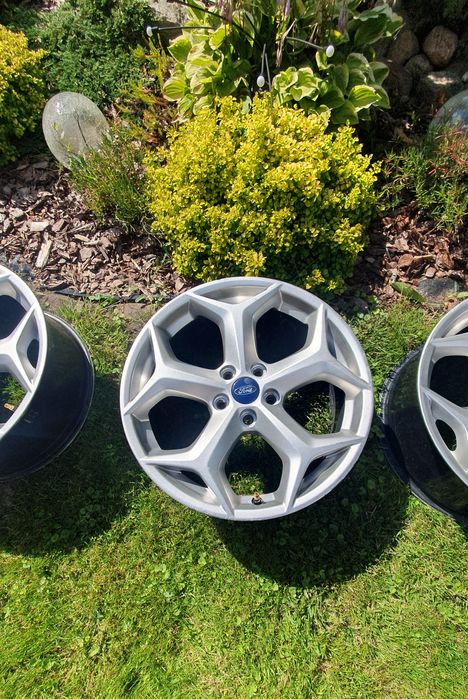 oryginalne felgi aluminiowe Ford Focus ST 18"  5x108 8J ET55