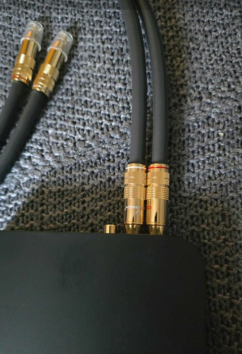 Zestaw stereo: wzmacniacz Magnat MA900 + bluesound Node Nano + kable Oehlbach NF 214 Master (2x1,0 m)
