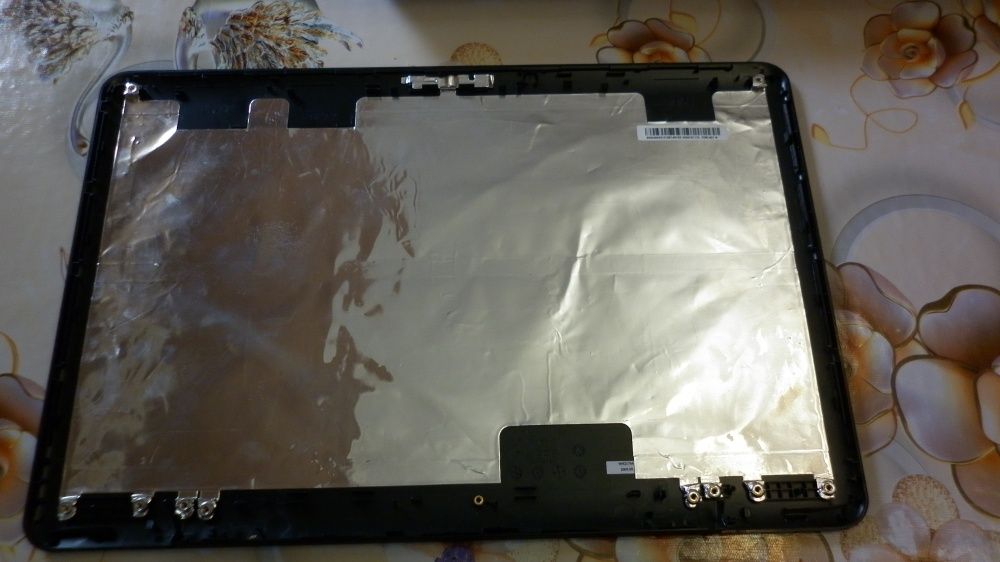 Крышка корпуса Toshiba 505,500 ( матрицы, тачпада , верхняя )
