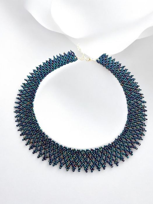 Kolia koralikowa benzynowy granatowy | naszyjnik pleciony elegancki