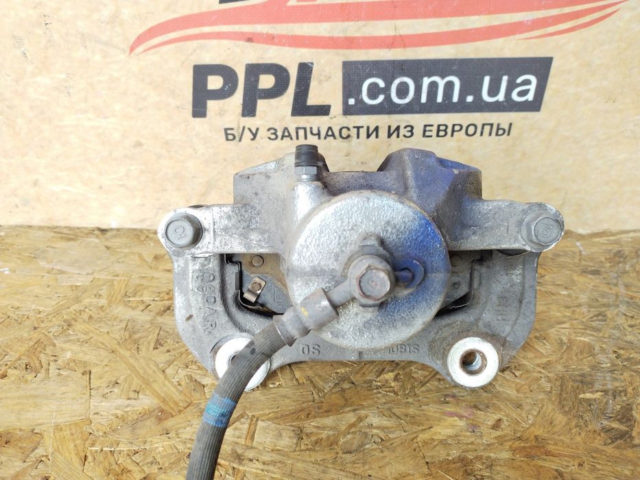 Hyundai Kona 2017-2023 Суппорт передний левый тормозной шланг трубка