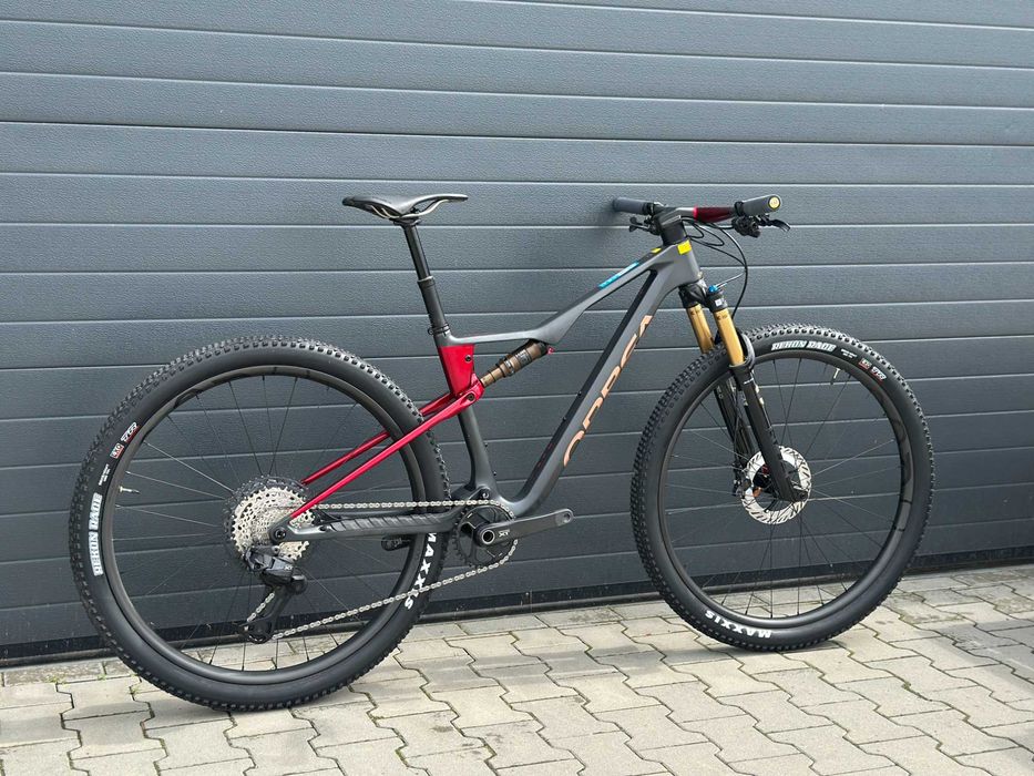 Rower górski Orbea Oiz M-PRO Shimano XT di2 2026 rozmiar M oraz L Diamond-Cherry Red