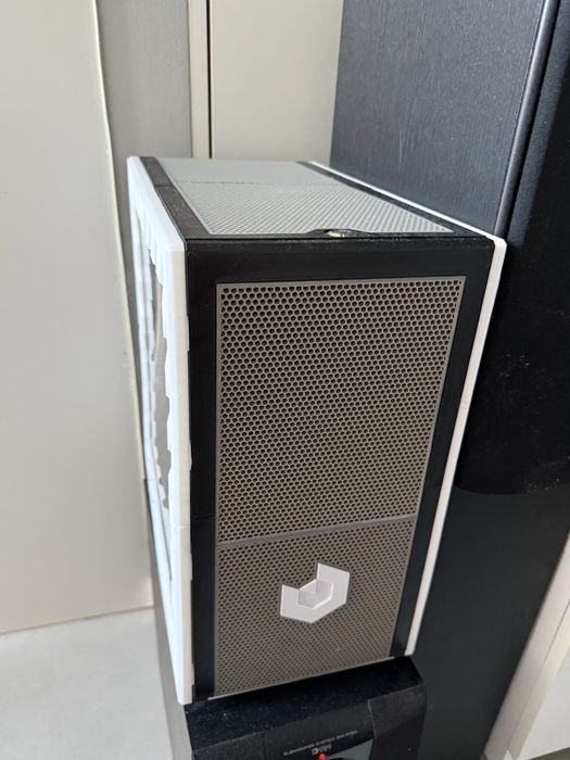 PC KONSOLA / STEAM MACHINE – RTX 3080 + Ryzen 7 5700X + 32 GB RAM