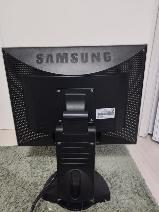 Монитор samsung VGA/HDMI(переходник)