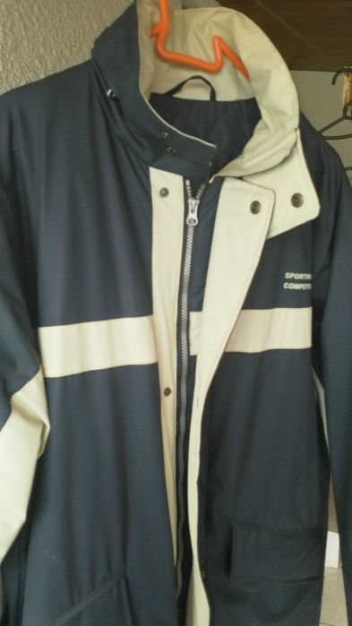 Casaco/Kispo impermeável.