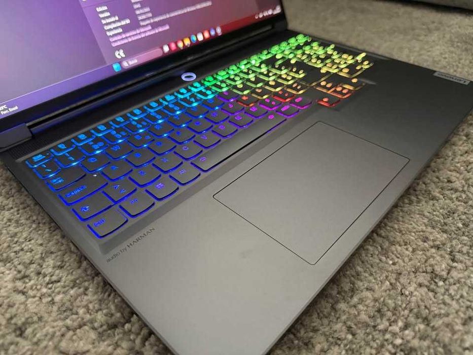 Lenovo Legion Slim 7 Gen 8 Portátil Gaming 240 Hz
