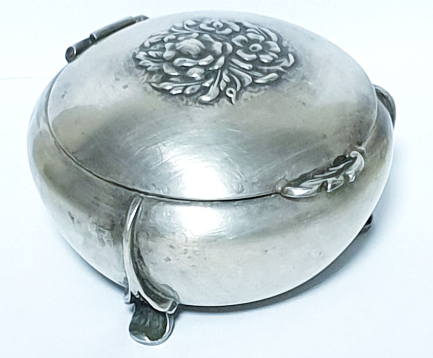 Beautiful antique silver-contrasted jewelry box