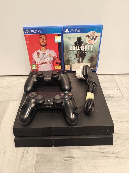 Konsola PS4 FAT 500GB Dwa Pady 1 gra FIFA 2020 słuchawki