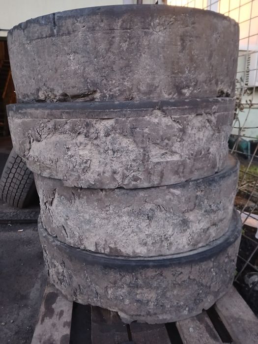 Sprzedam opony  1200-20