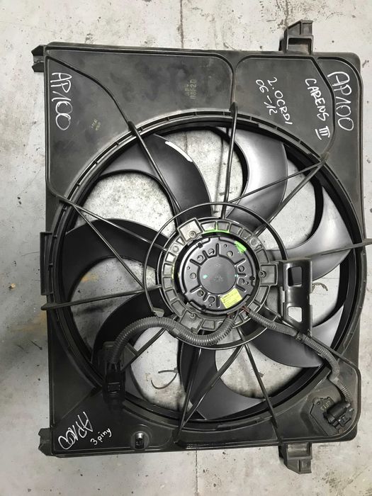 Вентилятор диффузор дифузор Kia Carens MK3 2.0 DIESEL.