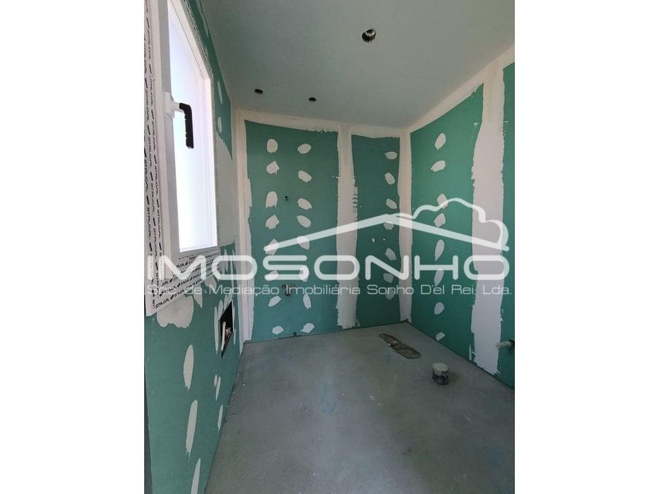 Moradia T3 de linhas modernas