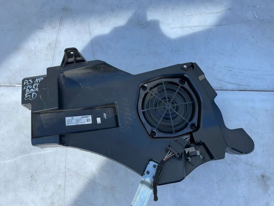 GŁOŚNIK SUBWOOFER BOSE 8P4035382A AUDI A3 8P 5D