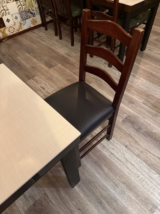 Conjunto Mesa + 2 Cadeiras – ótimo estado – 60€ (ou separado)