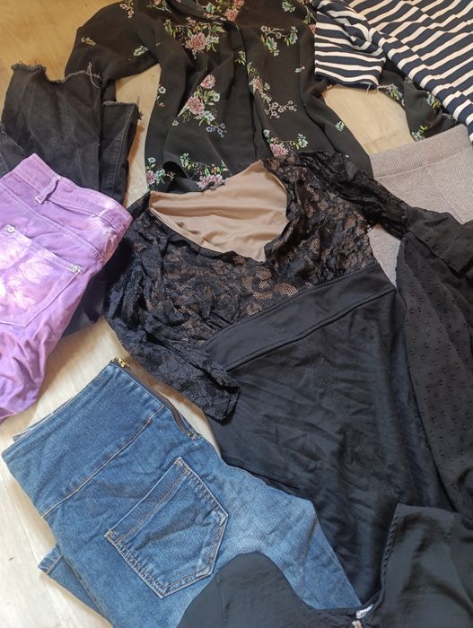 Великий пакет одягу для дівчини