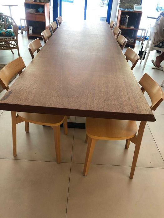 Mesa de Madeira Exótica Mogno