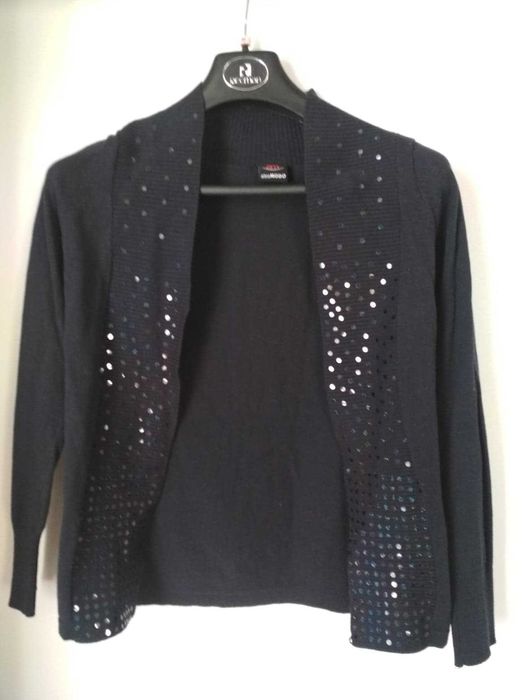 Czarny sweter zapinany na haftki Rozmiar M