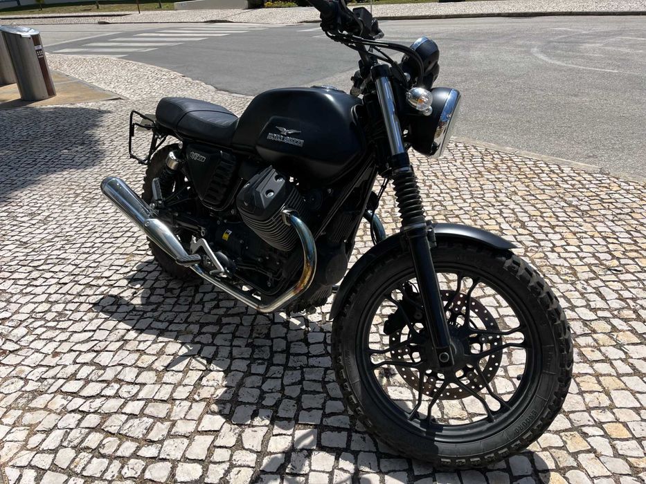 Moto Guzzi V7 Stone, excelente estado, à venda em Lagos