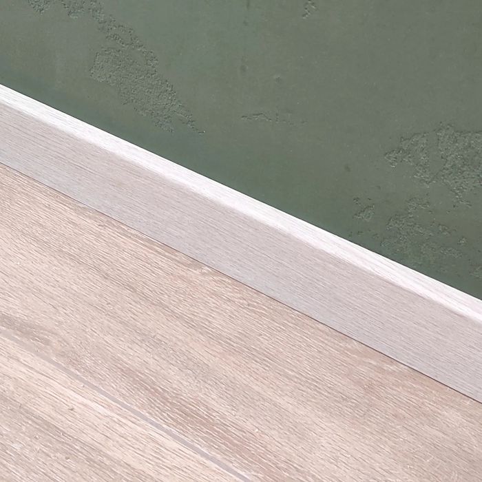 Професійний Монтаж плінтуса.Плінтус МДФ, пластик дюрополімер , дерево