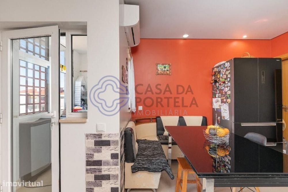 ✨ A Sua Oportunidade Única: Espaçoso T2 com Garagem Fechada nas Caldas