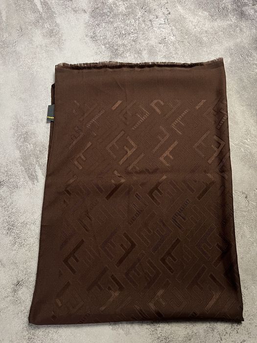 Платок шарф Fendi