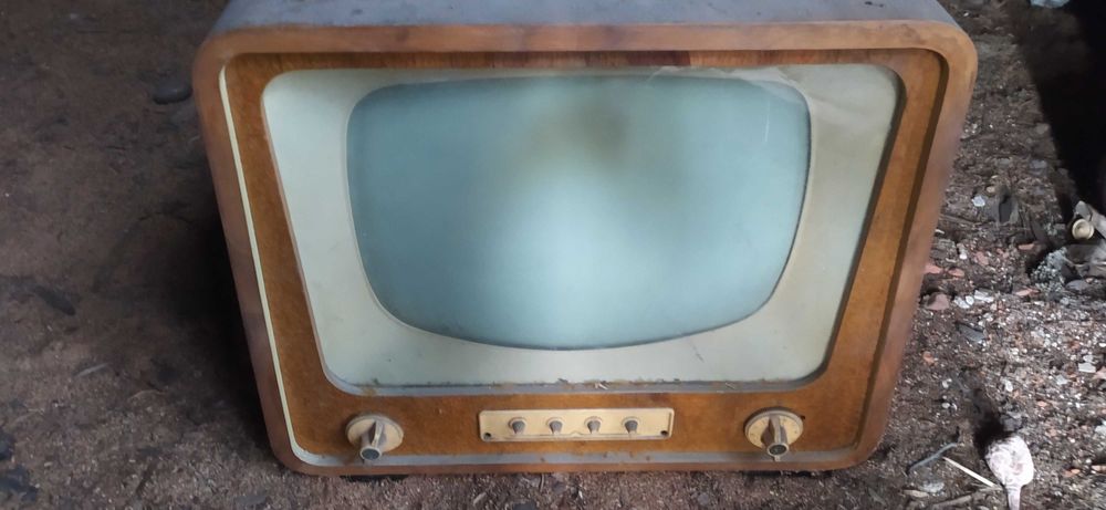stary telewizor Szmaragd