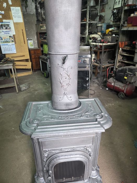 Salamandra em ferro fundido