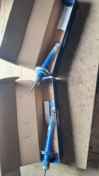 Продам стійки ваз 21099 задні бу