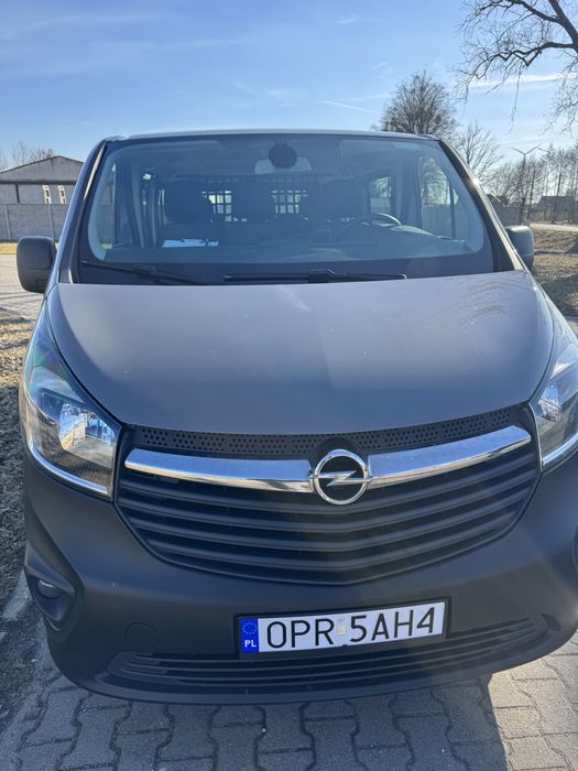 Wynajem długoterminowy busów i samochodów osobowych