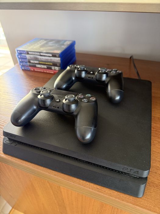 PlayStation 4 Slim 1 TB CUH-216TB  2 Pady zestaw 5 gier