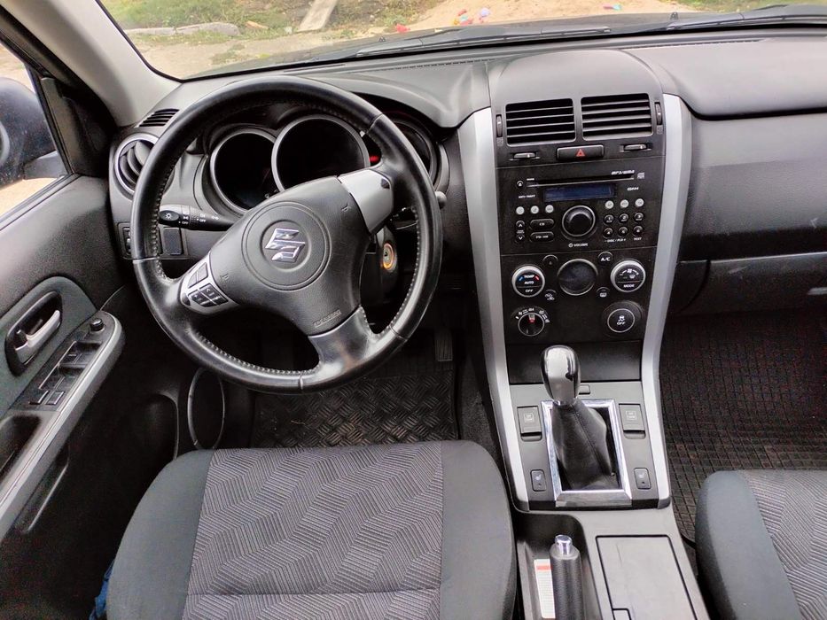 Suzuki Grand Vitara 2.4
