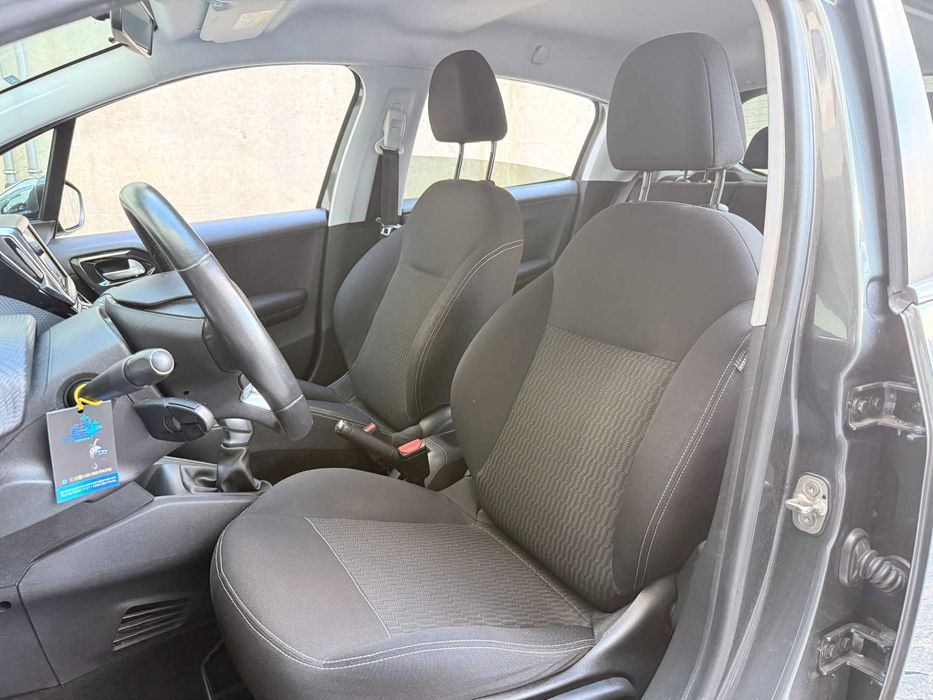 Peugeot 208 1.2 PureTech Style - Desde 92€/mês