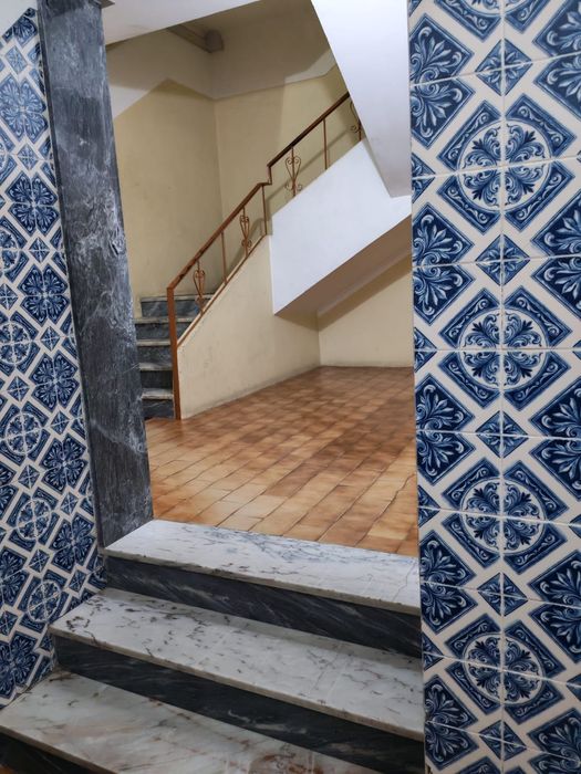 T2 espaçoso com 89 m² + arrecadação de 30 m² | Baixa da Banheira
