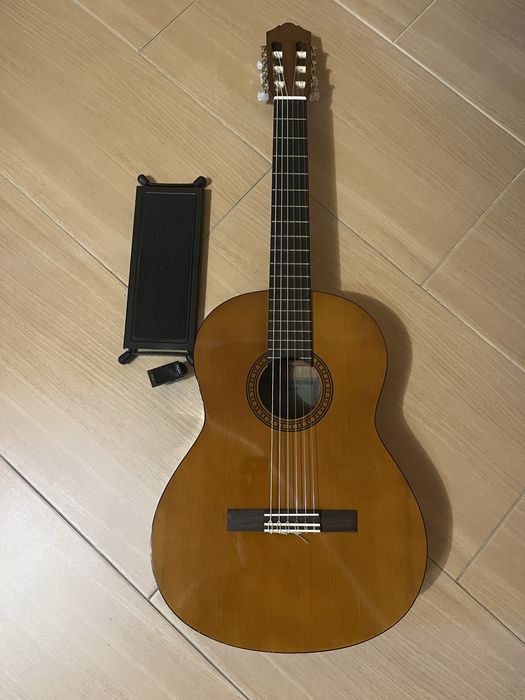 Гітара YAMAHA C40  підставка, тюнер