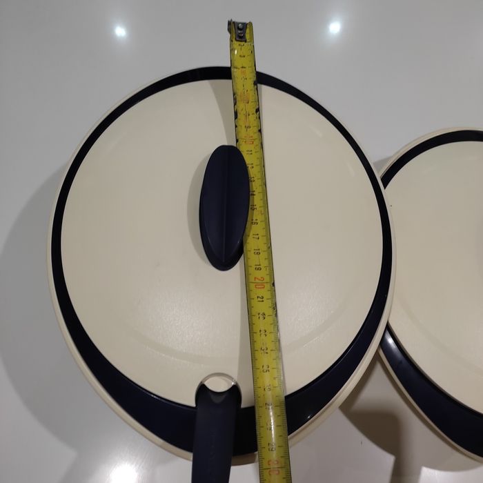 Duas terrinas térmicas Tupperware