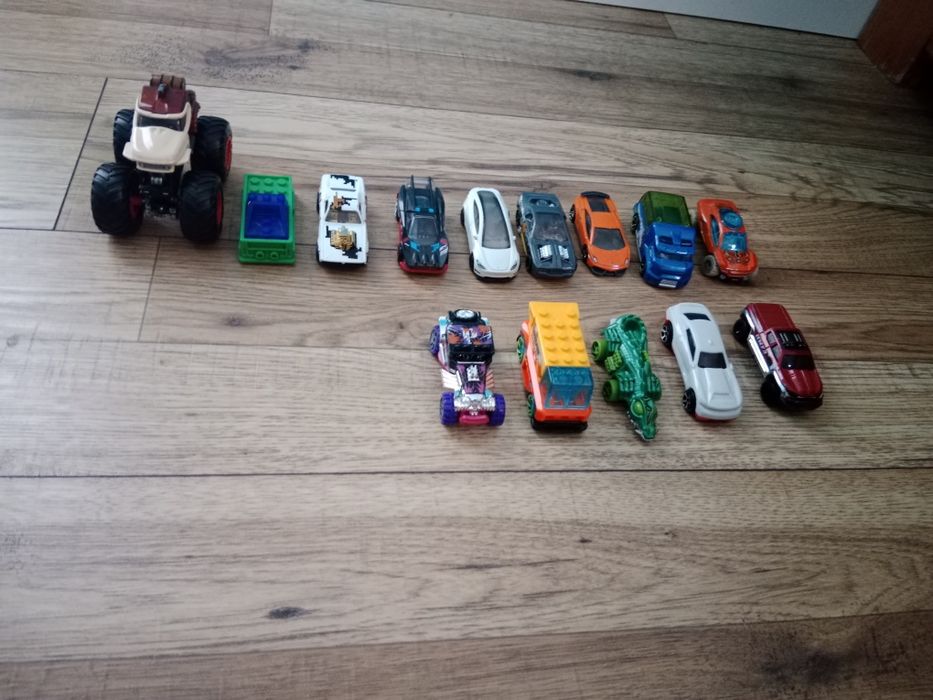 Oryginalne samochody hot wheels