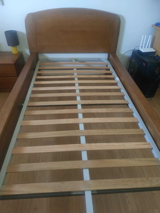 Cama individual com colchão