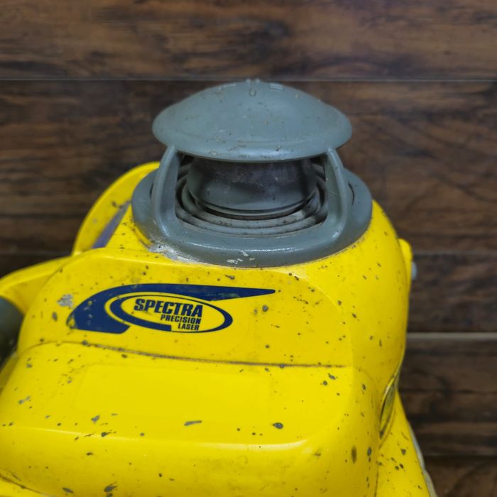 Spectra LL 300 Niwelator Laserowy zestaw