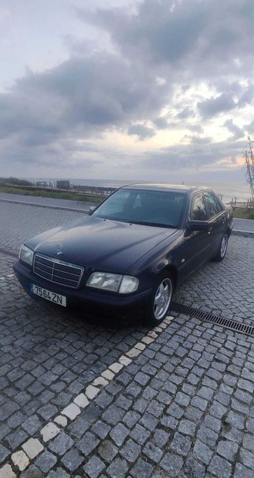 Vendo Mercedes C220 caixa automática