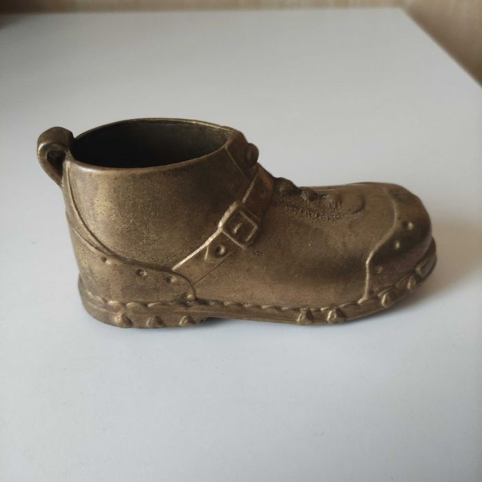 Masywny but mosiądz - 14cm x 6cm x 5cm - czasy PRL