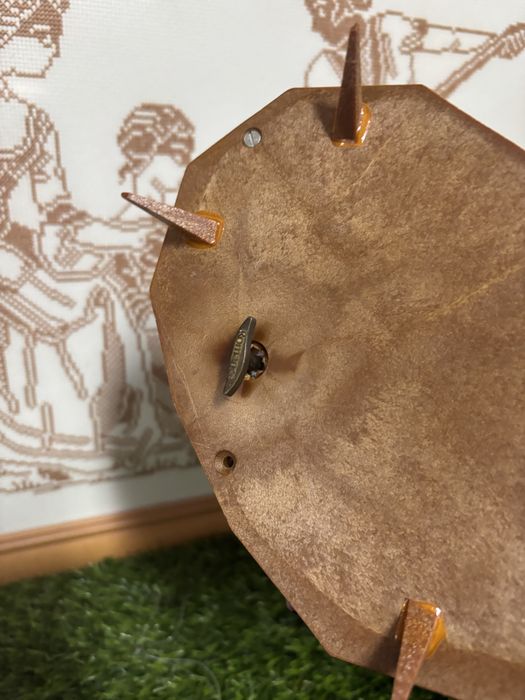 Estatueta antiga com musica