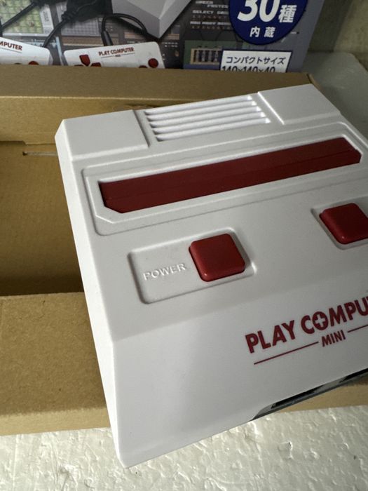 Konsola Famiclone Play Computer Mini - jak Nintendo Famicom / Pegasus / Terminator / Subor / Dendy