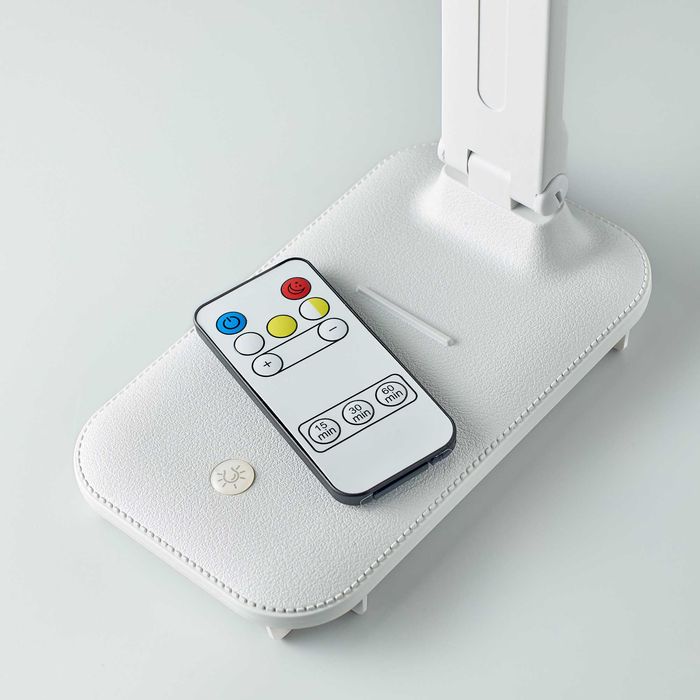 Продам настільну лампу