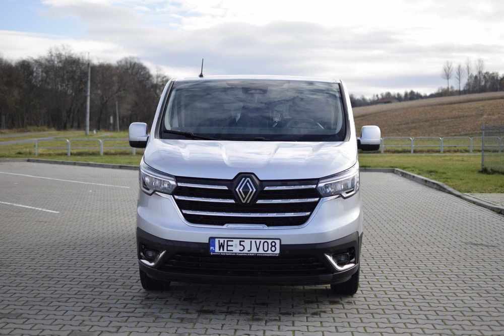 Wynajem busa 9 osobowego Renault Traffic COMBI Grand EQUILIBRE Blue