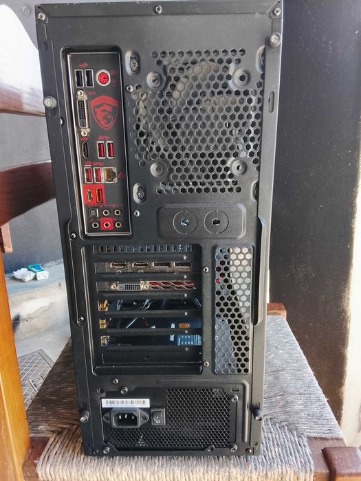 Torre gaming Bom estado